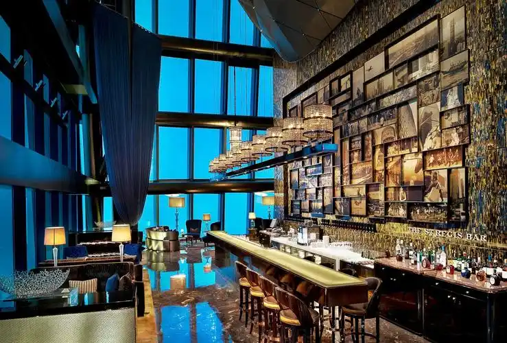 大型豪华酒吧室内装饰装修效果图图片