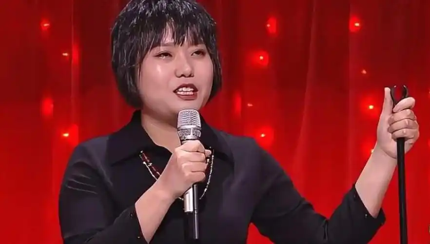 李雪琴,中国脱口秀演员.