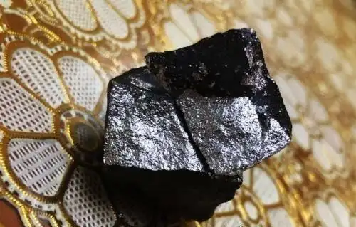 世界上最贵的东西 锎元素(价格是黄金的90万倍)