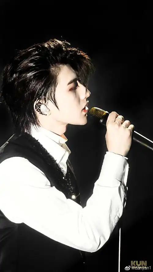 蔡徐坤2021个人巡回演唱会