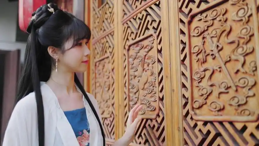 身穿古装汉服的东方女子视频素材画面4