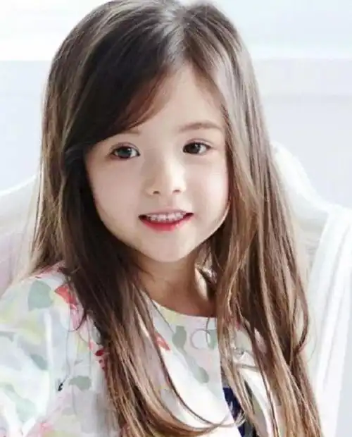 全球最美的混血女孩年仅7岁脸上长满了雀斑却惊艳了世界