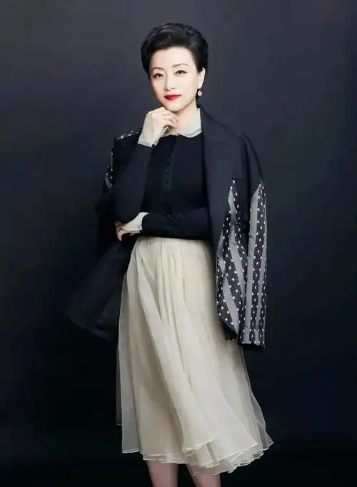 杨澜的"大女生"江湖:女人长得漂亮是优势,活得漂亮才是本事