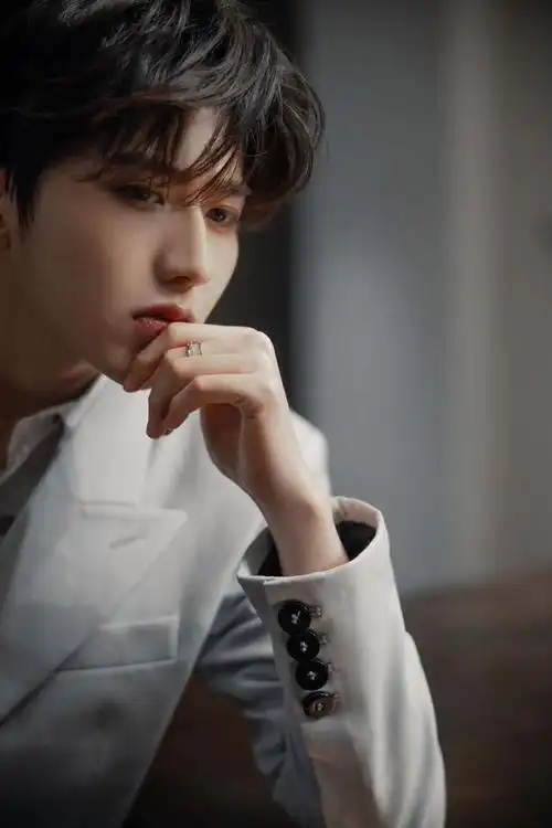 蔡徐坤的照片最帅的 可爱(蔡徐坤的照片帅气漂亮可爱)-天晟网