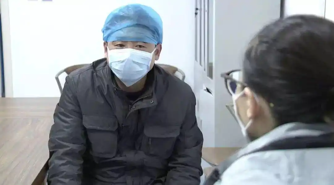 感染住进icu后 "干着急帮不上忙 ",他是院长刘智明