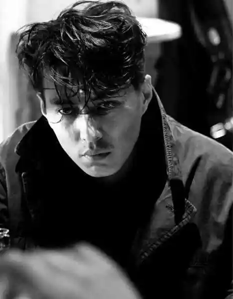 迟蓬 / 梁静 / 靳东 / 王永泉 / 刘敏涛 / 金丰 / 李桂莲 / 冯国强