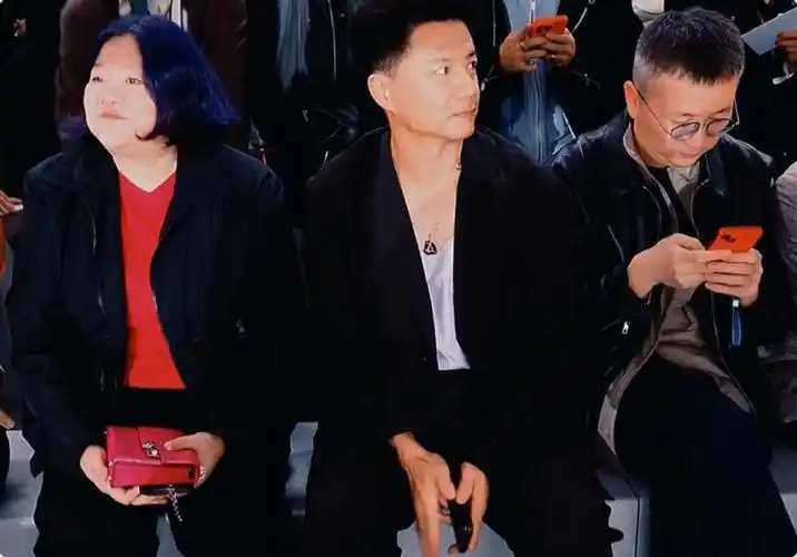 在娱乐圈这样的身高着实是没有竞争力的,但是我们似乎从段奕宏在现场