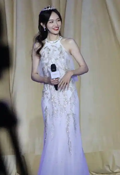 唐嫣"生图"美上了热搜!结婚生娃了她肉眼可见的变甜了_活动_公主_状态