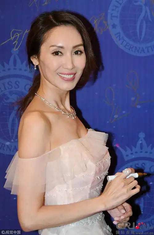 全吃防腐剂?50岁翁虹与杨恭如郭可盈斗艳