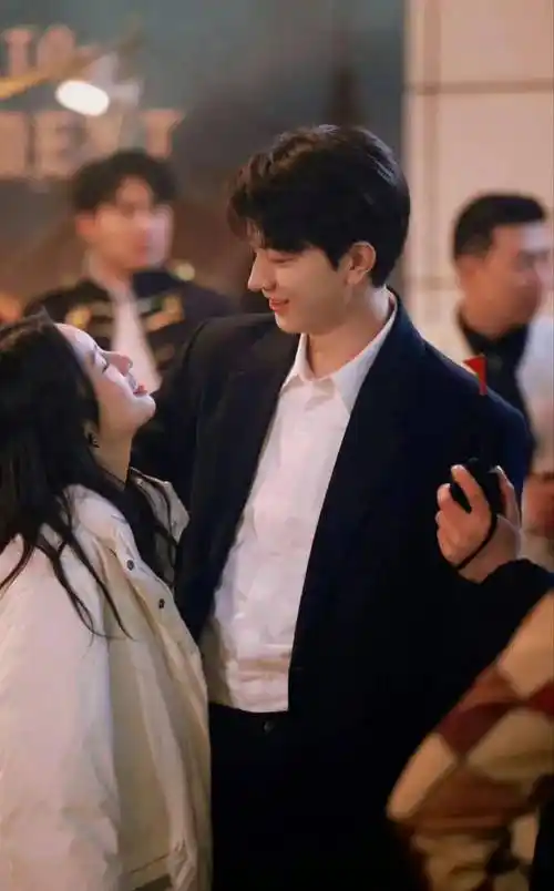 景甜冯绍峰官宣恋情?林一周也在谈?张予曦刘学义掰了?宋轶嫌弃郭麒麟?