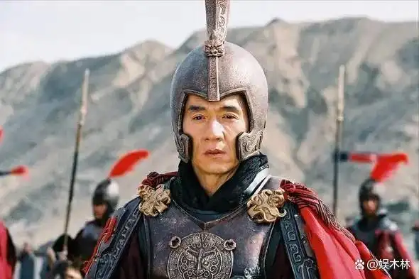 《神话》是一部穿越古装剧,在穿越前,成龙所饰演的角色是考古学家杰克