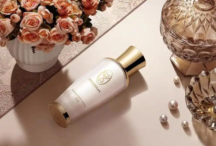 stgernan圣歌娜紧颜贵妇精华水品牌特点:奢养,气质