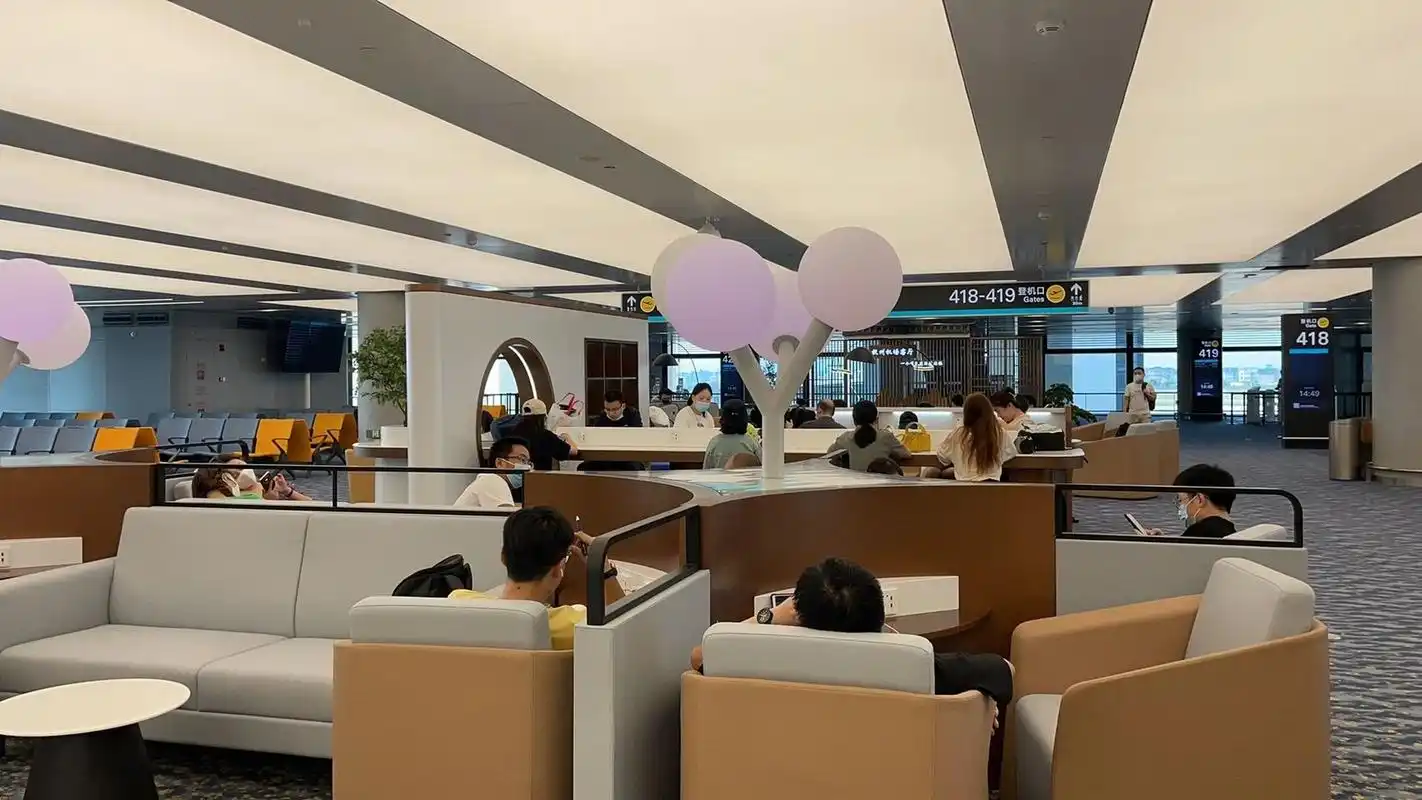 杭州萧山机场t4航站楼 萧山机场t4航站楼刚落成,算是第一批旅客.