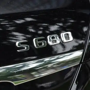 奔驰标志尾标s级车标字母贴改装数字车标装饰s680原车一致