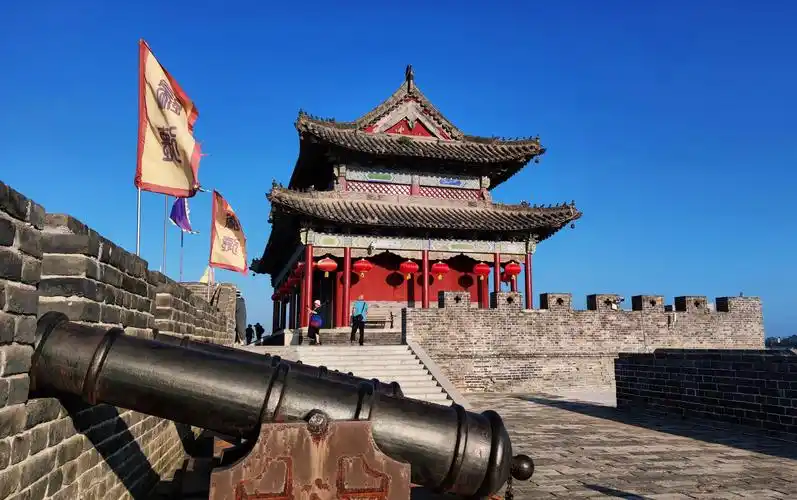 晨曦中美丽的商丘古城