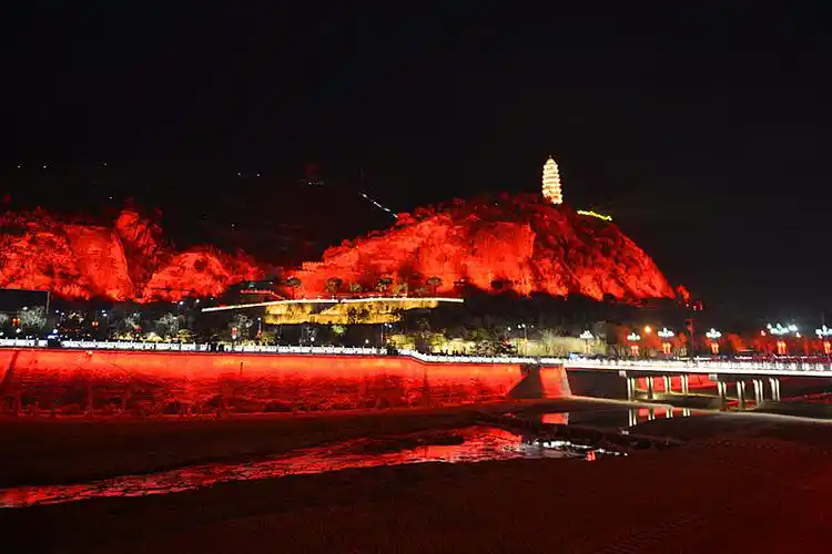 革命圣地延安--红色宝塔山!