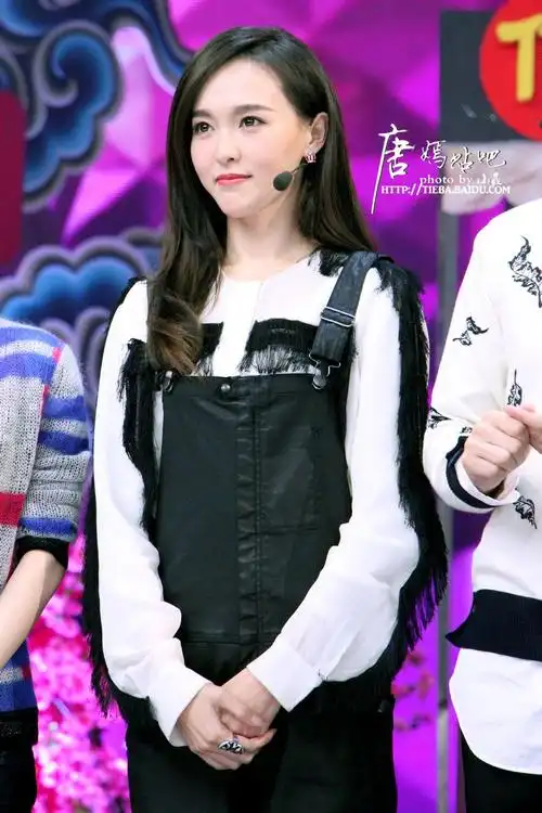 2015唐嫣《快乐大本营》播出_高清图片大全-爱豆app