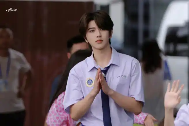 蔡徐坤校园风造型跑男路透##蔡徐坤白月光学长