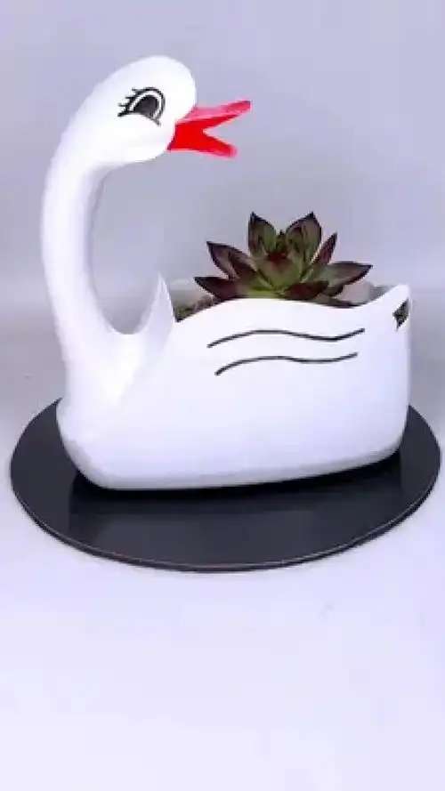 洗衣液瓶子改造天鹅花盆 #手工花盆 #手工 #变废为宝 #自制花盆