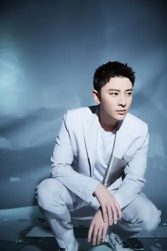 贾乃亮白色西装酷帅写真图片36