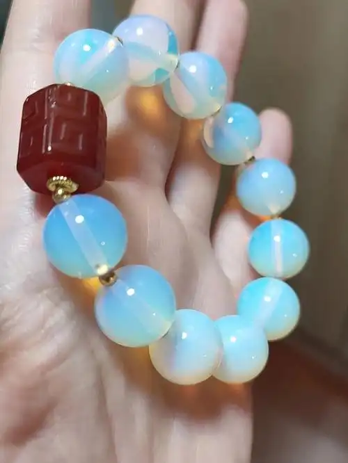 蛋白石其实挺好看的但没什么人喜欢