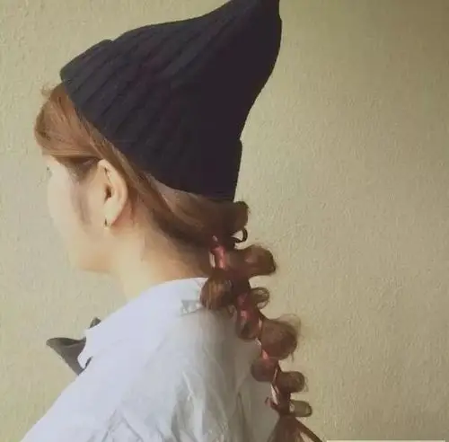 冬天适合戴帽子的发型扎法学会这些扎发戴上冷帽天天换发型