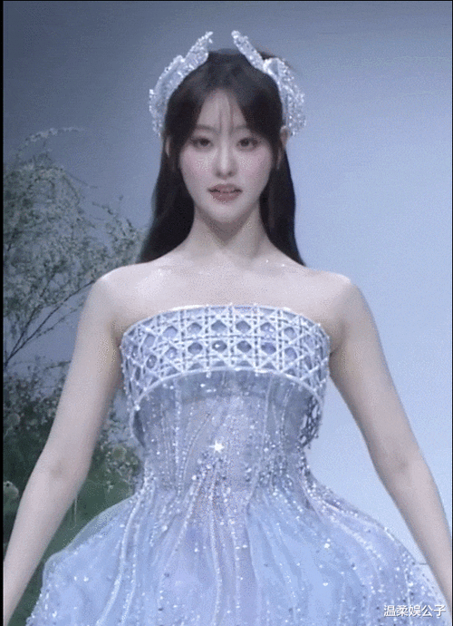 原创上海这一夜大秀春光的杨颖和张萌都败给了全裹出镜的斓曦