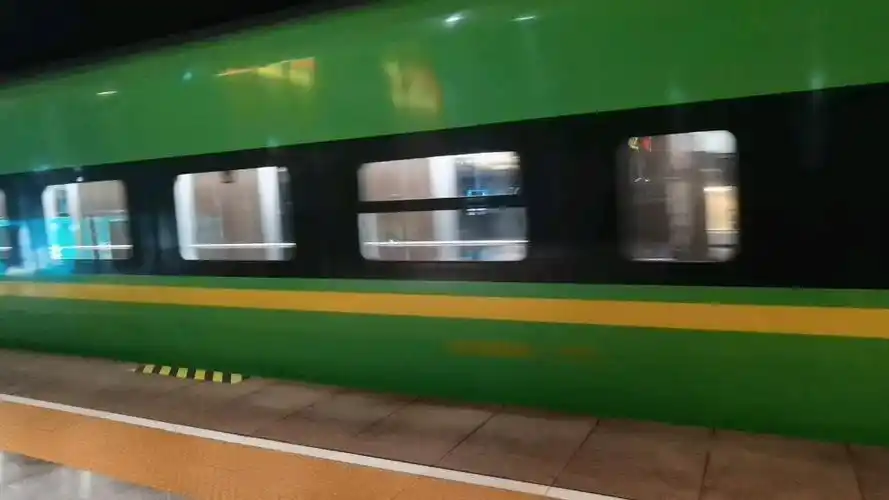 感受一下"绿巨人"d746二等动卧