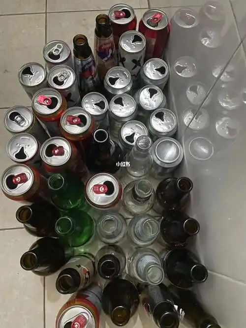 捡了很多很多的酒瓶子