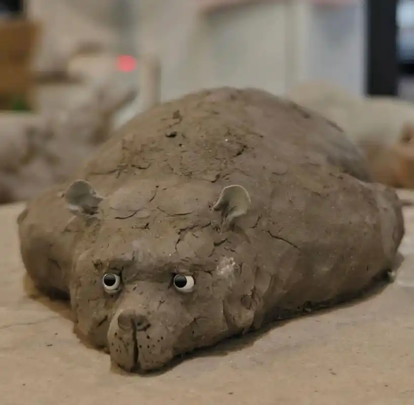 biebie熊.#泥塑 #陶艺 #纯手工雕刻 #工艺品摆件 - 抖音