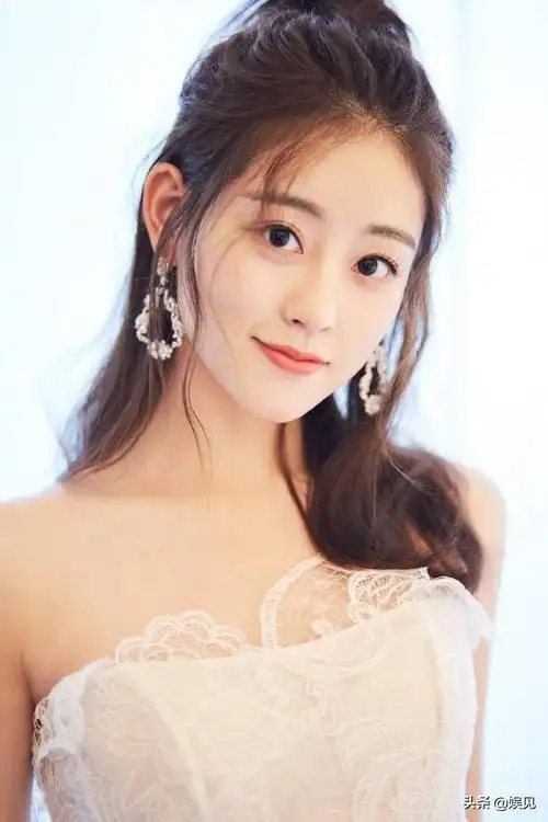 祝绪丹长相甜美可人气质清新灵动看起来就很有吸引力