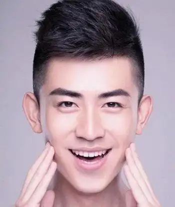 男生长脸适合板寸发型吗 男生帅气板寸发型