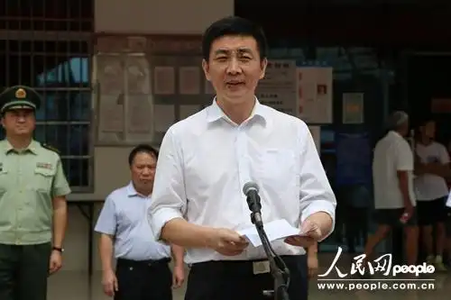 广西防城港市王琛副市长参观消防安全宣传咨询平台