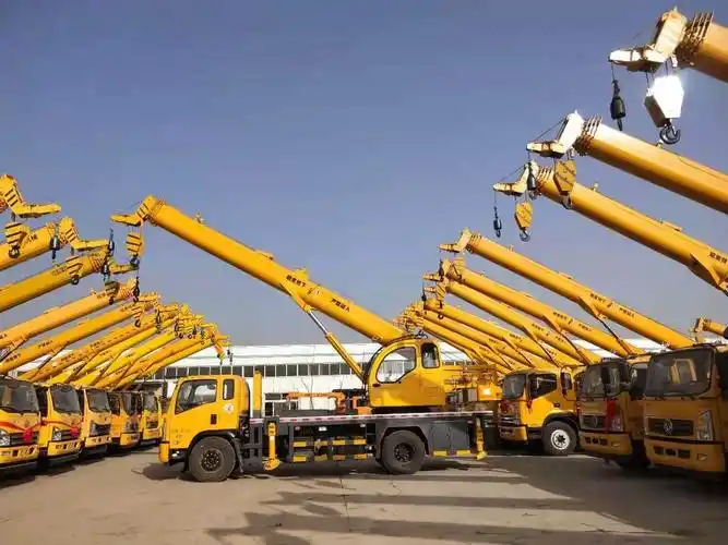 多功能城市建设16吨国五汽车吊东风重汽底盘汽车吊厂家