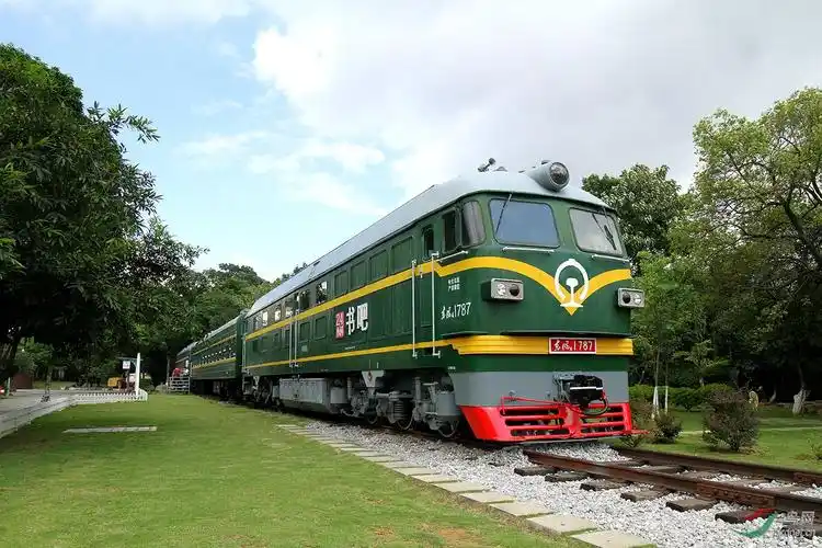 共和国记忆——内燃机绿皮列车