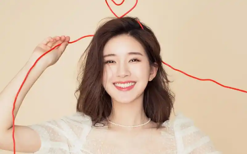 赵露思甜美迷人写真图片桌面壁纸