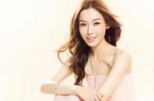 范玮琪(fan fan),1976年3月18日出生于美国俄亥俄州,华语流行乐女歌手