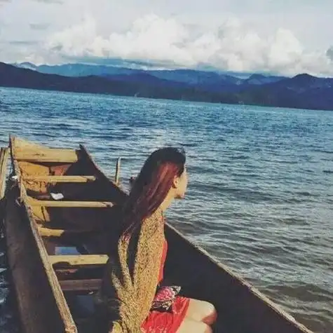 女生头像唯美意境大海清新森系愿漂泊的人都有酒喝.