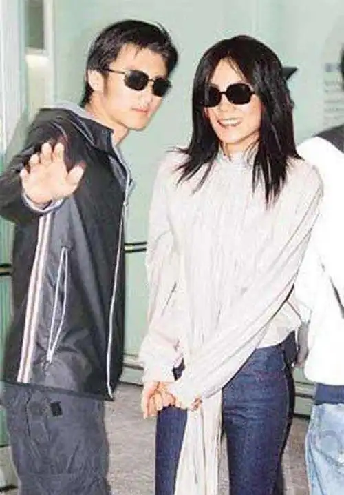 如今才明白,谢霆锋对张柏芝,不是喜欢,而是深爱