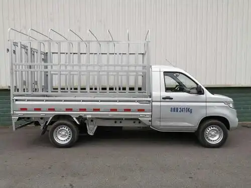 五菱牌lzw5028ccyp6ap型仓栅式运输车