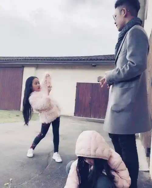 赵薇出事后,黄有龙疑将3.