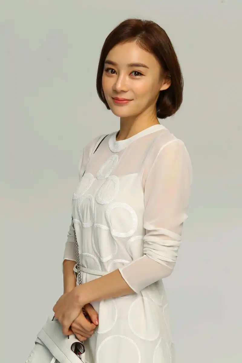 五官精致,长相有辨识度,越来越有气质的袁姗姗