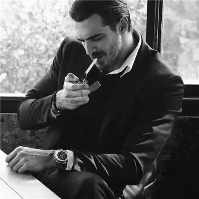 超拽男生黑白头像 霸气成熟范男生抽烟头像