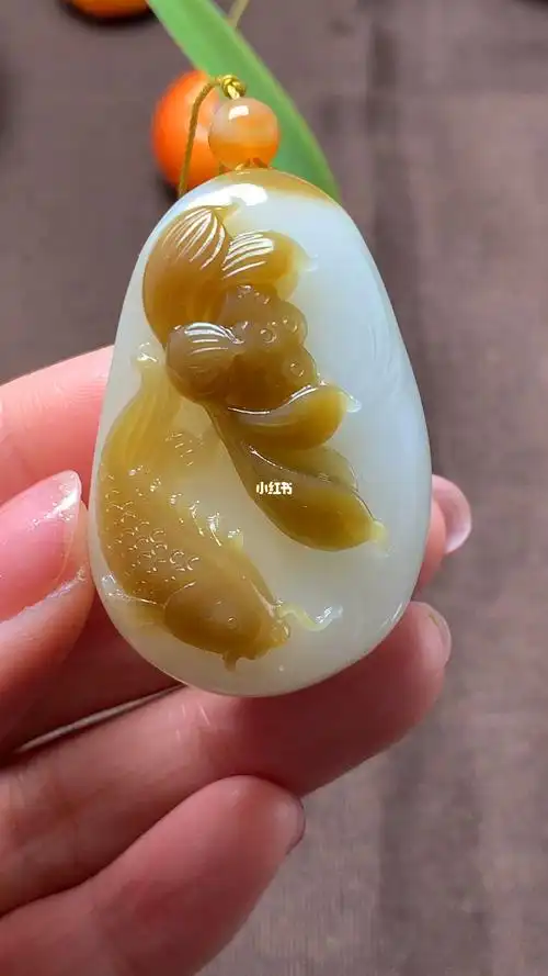 和田玉羊脂白玉挂件连年有余