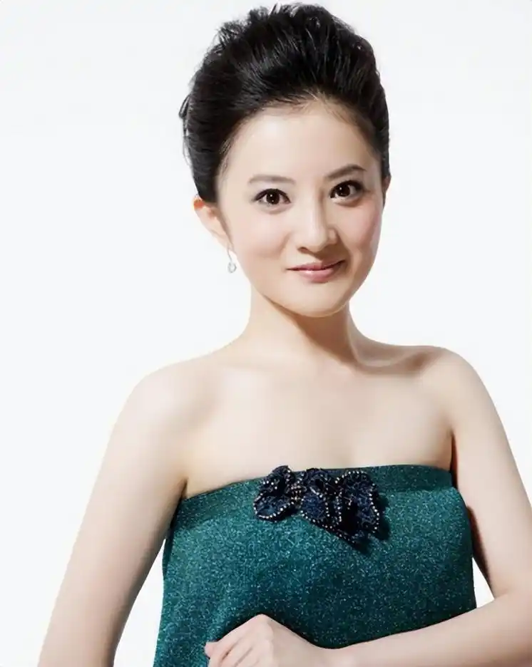 43岁金铭:北大毕业未婚,娱乐圈形象转变引发争议