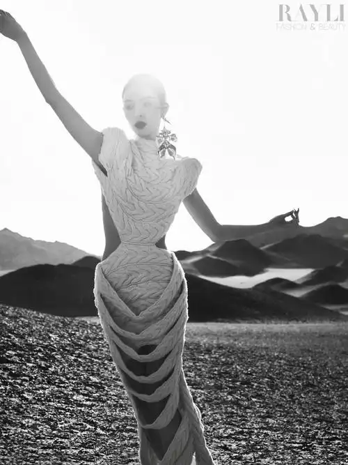 瑞丽服饰美容##钟楚曦快意江湖大片##钟楚曦瑞丽封面