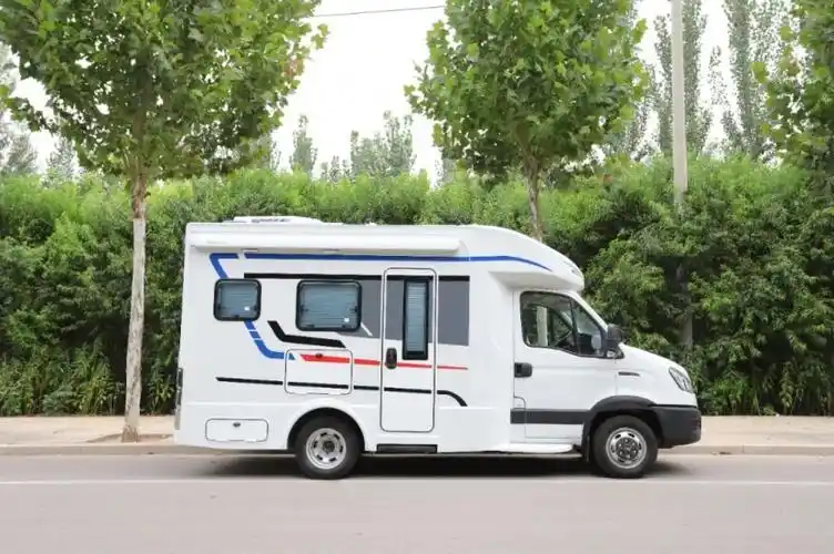 9月2日郑州房车展飞翔房车依维柯畅享版t型山河浪漫遍历天涯看落日