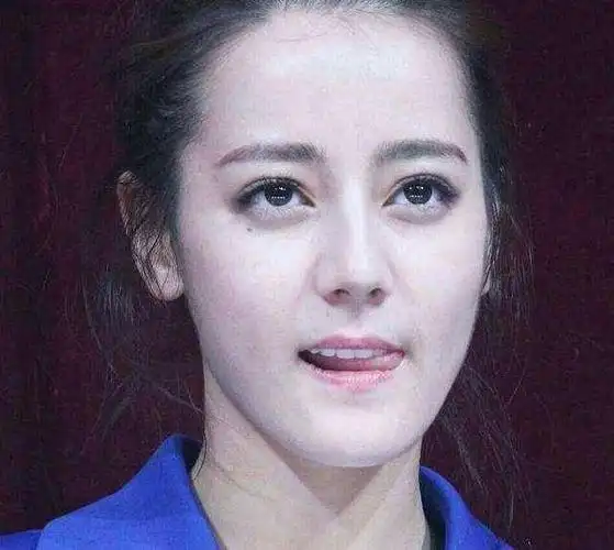 女明星们吐出舌头的那一刻谁更诱人呢含王菲张柏芝章子怡刘亦菲等