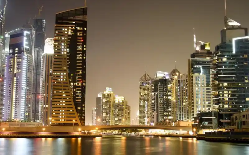 迪拜,城市夜景,摩天大楼,桥梁,灯 壁纸