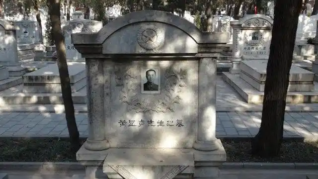 小萝卜头狱中老师原型,不满不抵抗遭到特务逮捕,49年遭杀害|张学良